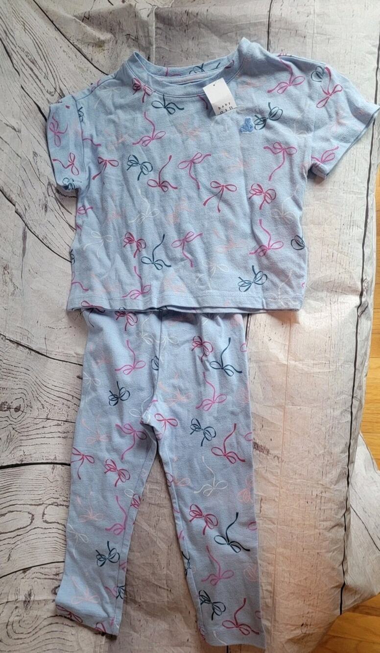 New Baby Gap Toddler Girls Pajamas Set Size 18-24Month Short Sleeve Bow Pattern